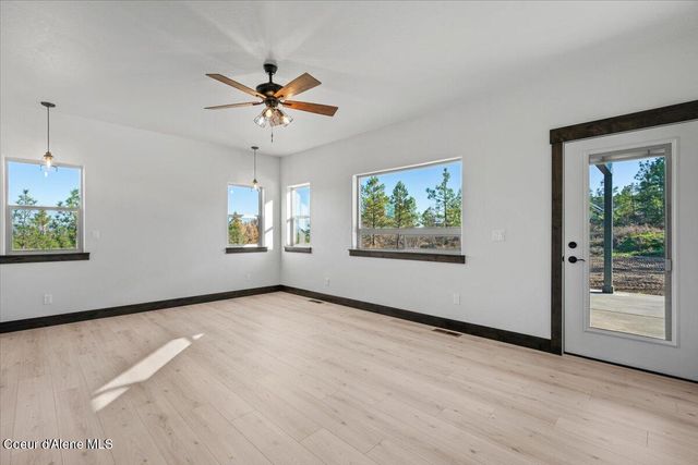 1475 W Remmick Street, Hayden, ID 83835