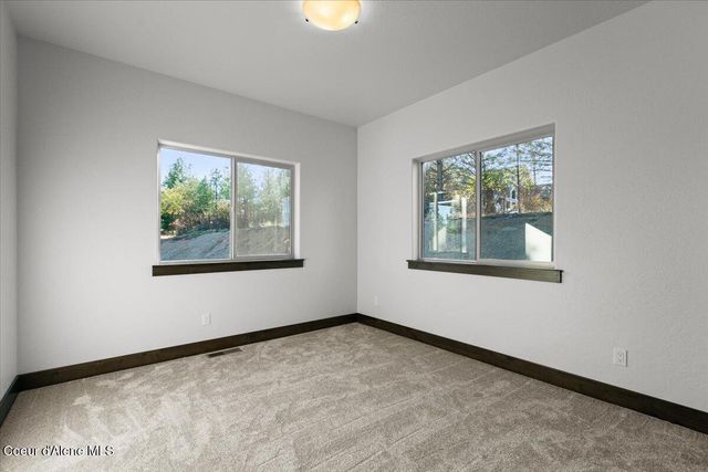 1475 W Remmick Street, Hayden, ID 83835