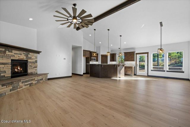 1475 W Remmick Street, Hayden, ID 83835