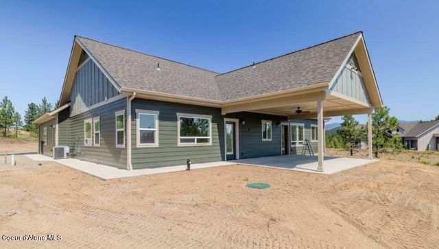 1475 W Remmick Street, Hayden, ID 83835
