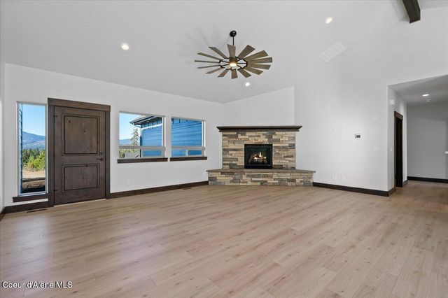 1475 W Remmick Street, Hayden, ID 83835