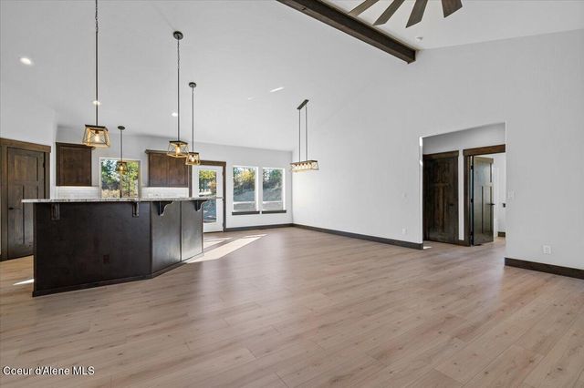 1475 W Remmick Street, Hayden, ID 83835