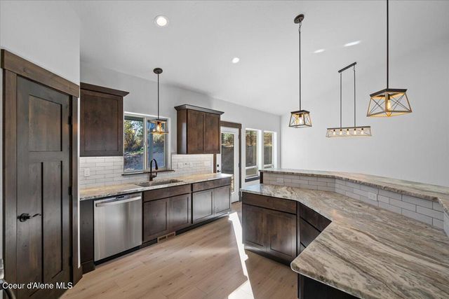 1475 W Remmick Street, Hayden, ID 83835