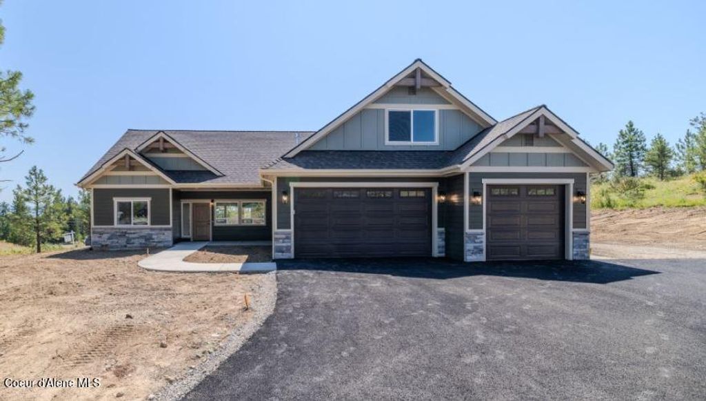 1475 W Remmick Street, Hayden, ID 83835