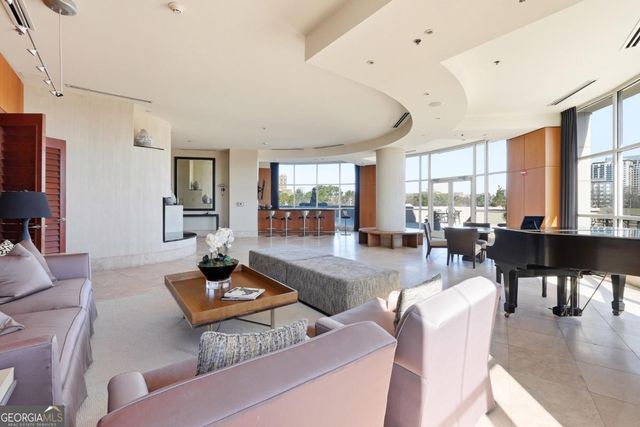 2881 Peachtree Road NE 902, Atlanta, GA 30305