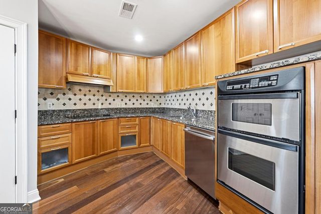 2881 Peachtree Road NE 902, Atlanta, GA 30305