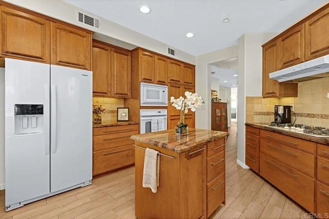 809 Kalpati Cir 323, Carlsbad, CA 92008