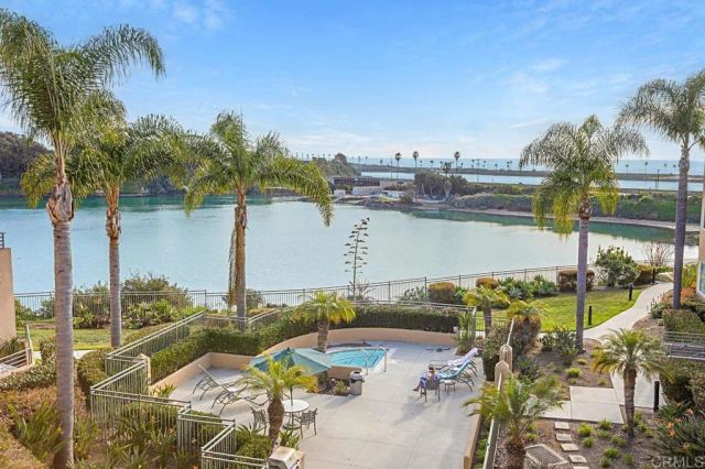 809 Kalpati Cir 323, Carlsbad, CA 92008