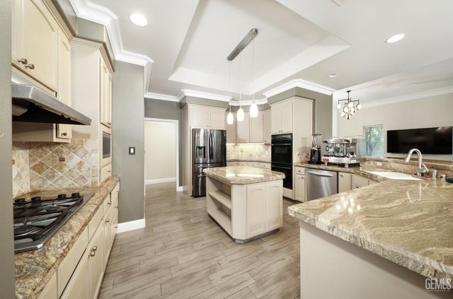 11108 Woodhall Place, Bakersfield, CA 93311