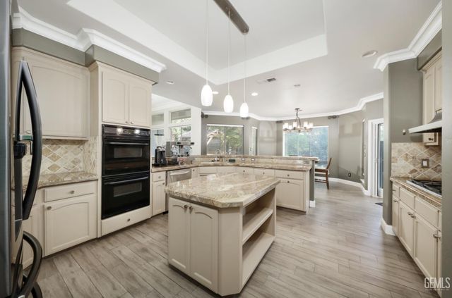 11108 Woodhall Place, Bakersfield, CA 93311