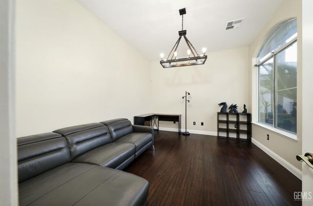 11108 Woodhall Place, Bakersfield, CA 93311