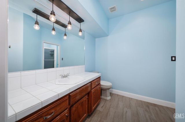 11108 Woodhall Place, Bakersfield, CA 93311