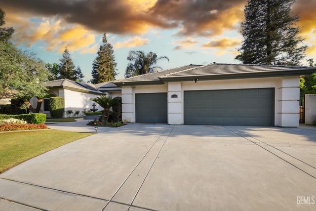 11108 Woodhall Place, Bakersfield, CA 93311