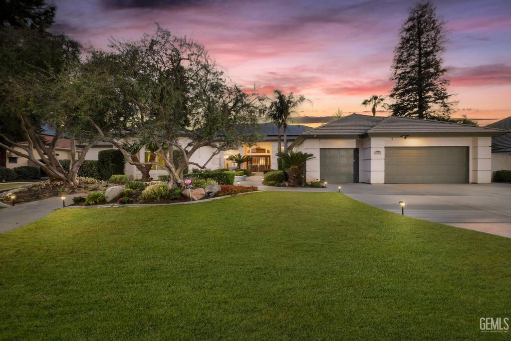 11108 Woodhall Place, Bakersfield, CA 93311