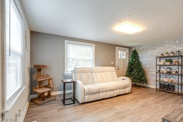 12700 Bixler Avenue NE, Hartville, OH 44632