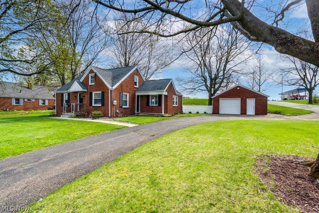 12700 Bixler Avenue NE, Hartville, OH 44632