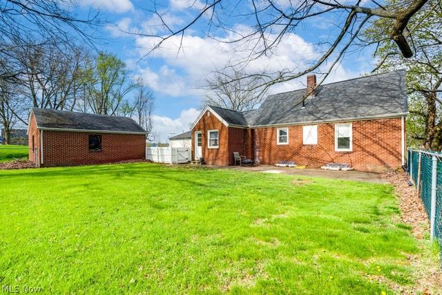 12700 Bixler Avenue NE, Hartville, OH 44632