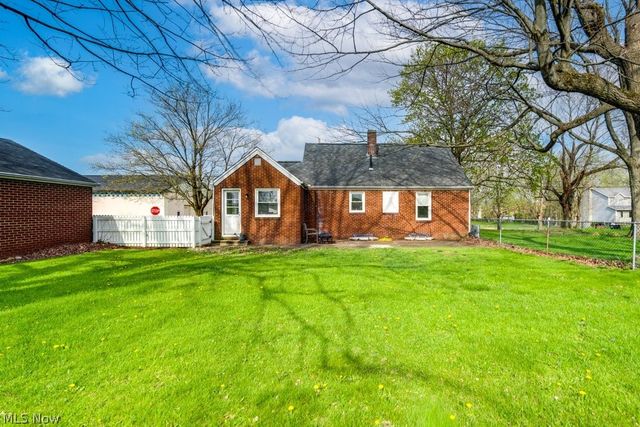 12700 Bixler Avenue NE, Hartville, OH 44632