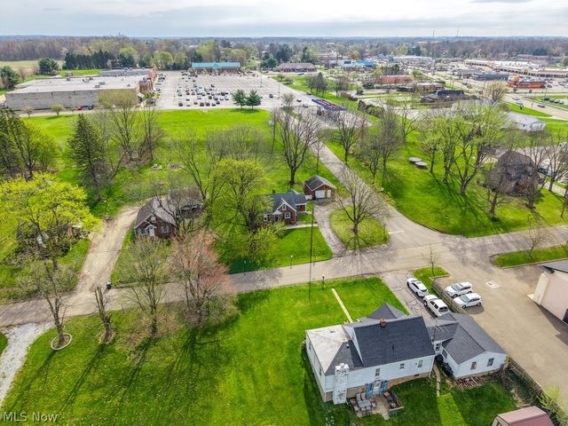 12700 Bixler Avenue NE, Hartville, OH 44632