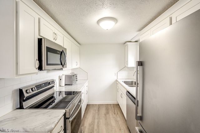 12700 Bixler Avenue NE, Hartville, OH 44632
