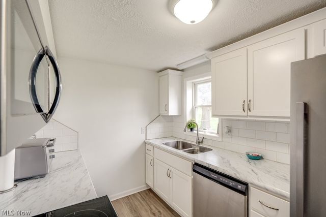 12700 Bixler Avenue NE, Hartville, OH 44632