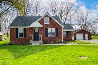 12700 Bixler Avenue NE, Hartville, OH 44632