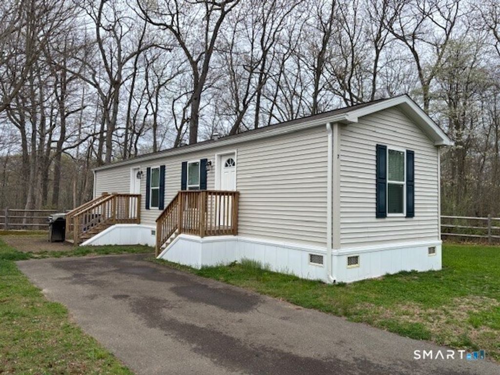 7 Breezy Lane, Milford, CT 06460