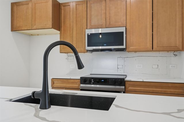 1815 Beauford, Dallas, TX 75253