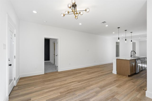 1815 Beauford, Dallas, TX 75253