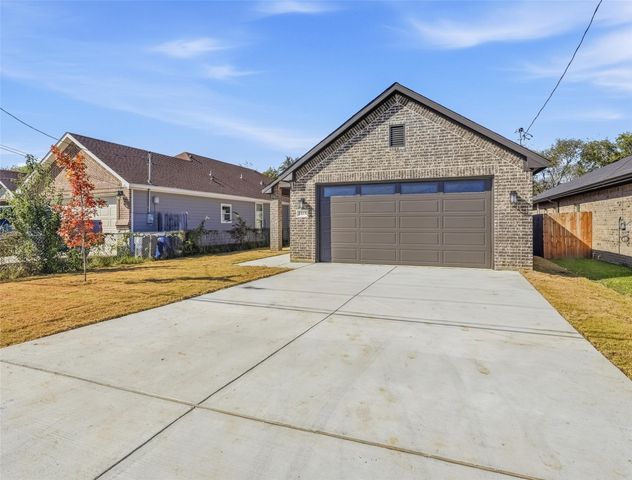 1815 Beauford, Dallas, TX 75253