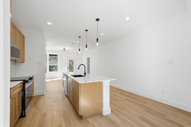 1815 Beauford, Dallas, TX 75253