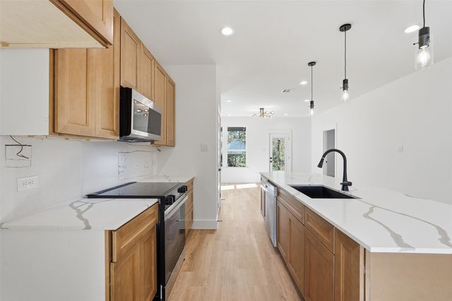 1815 Beauford, Dallas, TX 75253