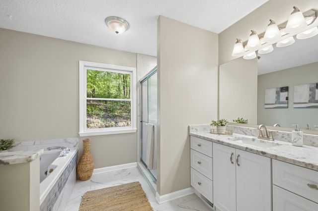 1101 Wax Wing Cir, Kingston Springs, TN 37082