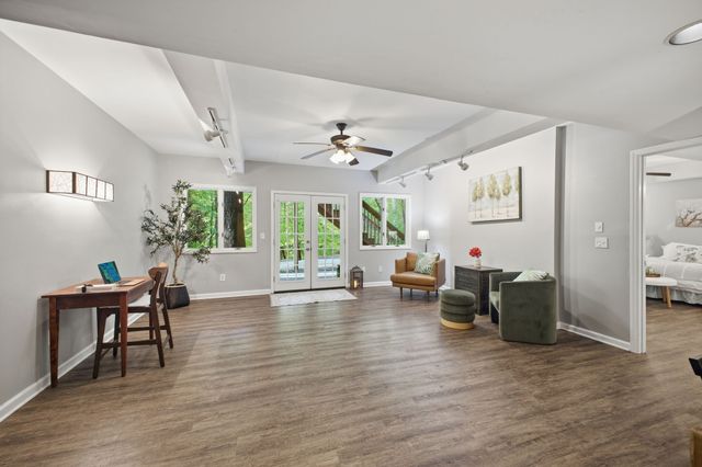 1101 Wax Wing Cir, Kingston Springs, TN 37082