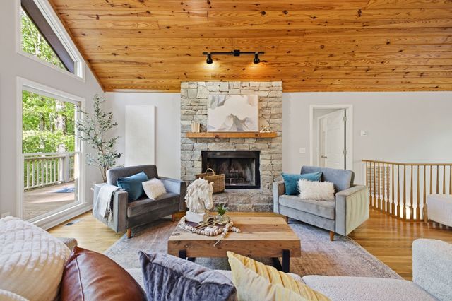 1101 Wax Wing Cir, Kingston Springs, TN 37082