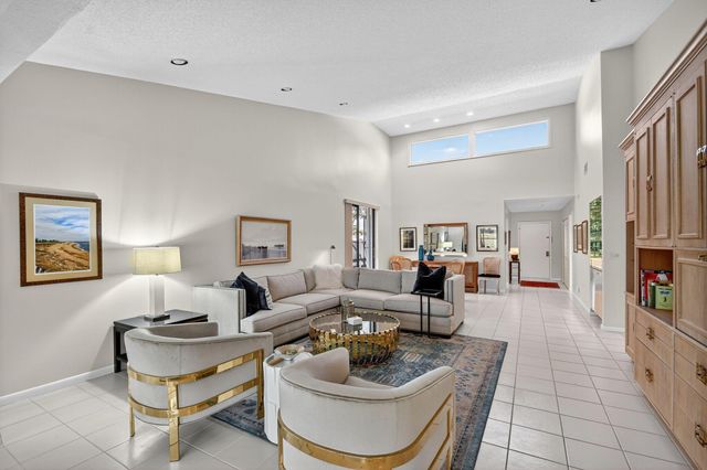 65 Eastgate Drive B, Boynton Beach, FL 33436