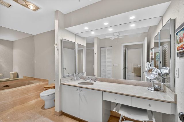 65 Eastgate Drive B, Boynton Beach, FL 33436