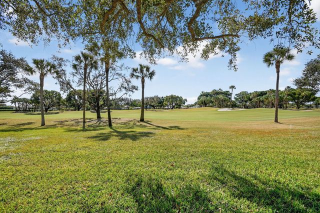 65 Eastgate Drive B, Boynton Beach, FL 33436