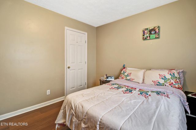 3246 Pow Camp Rd, Crossville, TN 38572