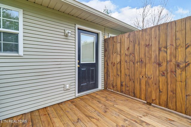 3246 Pow Camp Rd, Crossville, TN 38572