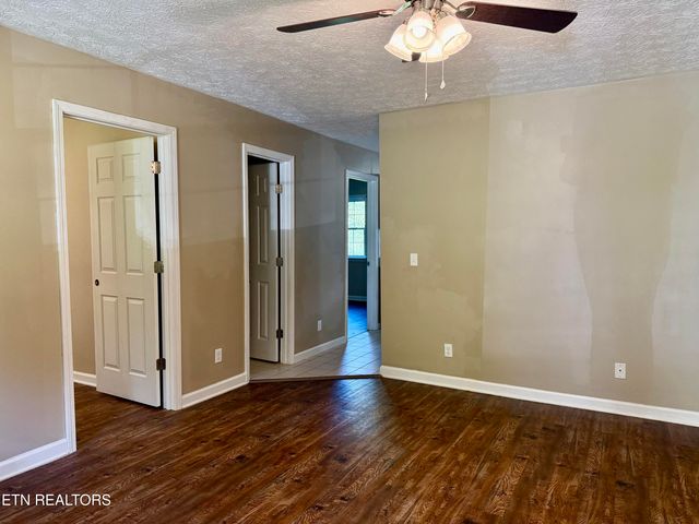 3246 Pow Camp Rd, Crossville, TN 38572