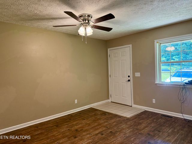 3246 Pow Camp Rd, Crossville, TN 38572