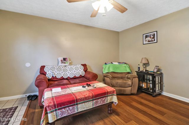 3246 Pow Camp Rd, Crossville, TN 38572