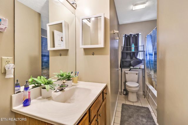 3246 Pow Camp Rd, Crossville, TN 38572