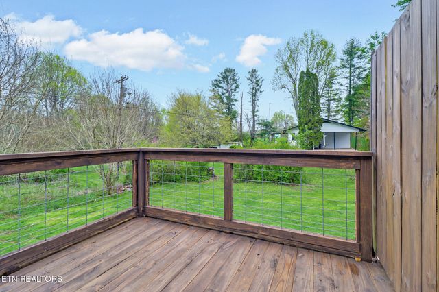 3246 Pow Camp Rd, Crossville, TN 38572