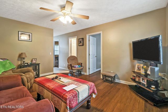 3246 Pow Camp Rd, Crossville, TN 38572