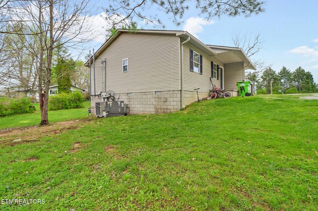 3246 Pow Camp Rd, Crossville, TN 38572