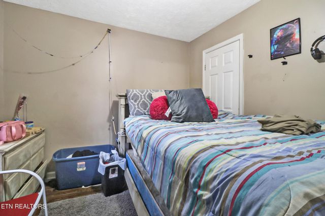 3246 Pow Camp Rd, Crossville, TN 38572