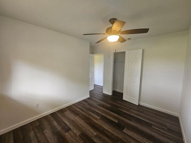 1401 Trinity ST, Lockhart, TX 78644