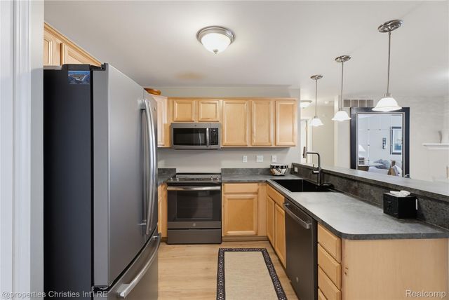 35104 Emma Circle, Commerce Charter Township, MI 48390